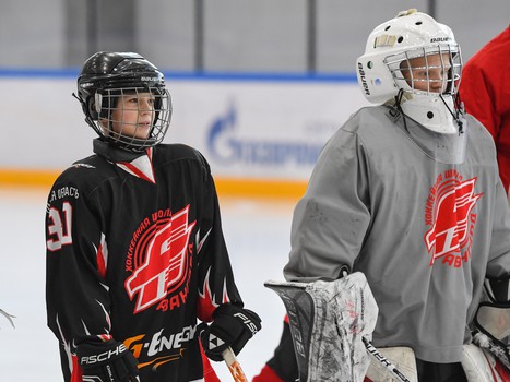 Мастер-класс Егора Мартынова для воспитанников Хоккейной Академии «Авангард» в Омске