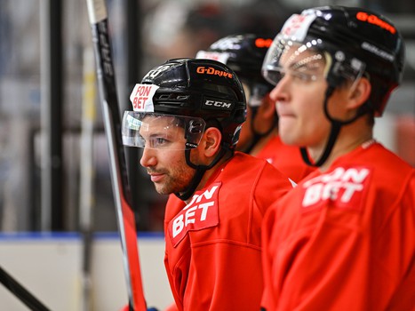 Тренировка «Авангарда» перед отправлением на турнир в Сочи