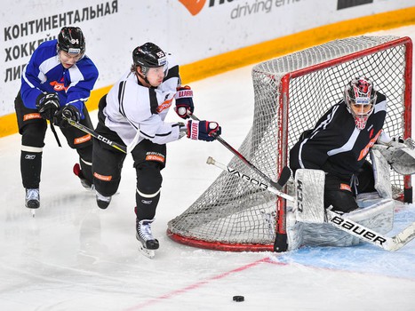 Тренировка "Авангарда" на льду "Арены Омск"