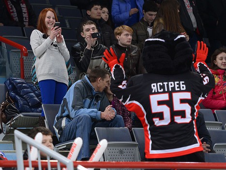 1/4 финала плей-офф МХЛ. Матч №3. "Омские Ястребы" - "Белые Медведи" 6:2