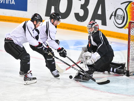 Открытая тренировка "Авангарда" для СМИ перед стартом плей-офф