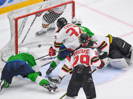 Полуфиналы и матчи за 5-8 места Первенства ЮХЛ в Омске