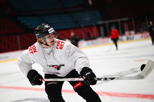 Тренировка «Авангарда» перед первым матчем серии с «Нефтехимиком»