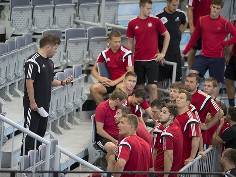 Первая тренировка "Авангарда" на льду