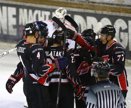 Первая победа нового сезона. "Авангард" - "Трактор" 2:1ОТ