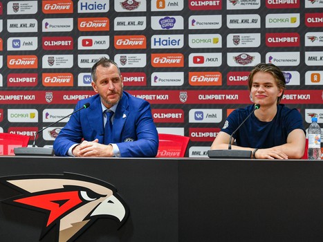 Первая официальная игра на G-Drive Арене: «Омские Ястребы» – «Сибирские Снайперы»