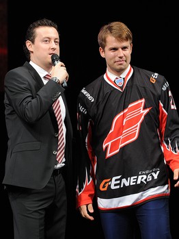 Презентация игроков и тренеров хоккейной команды "Авангард" перед сезоном КХЛ-2014/15