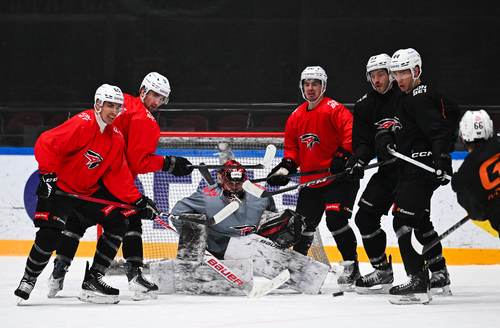 Тренировка «Авангарда» перед матчем во Владивостоке