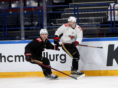 Тренировка «Авангарда» перед матчем в Магнитогорске