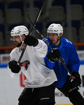 Тренировка «Авангарда» перед матчем в Хабаровске