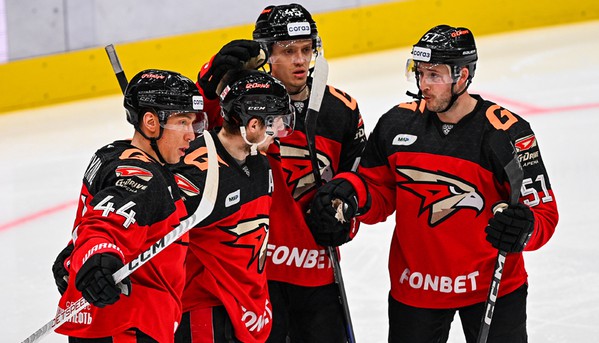 Соседский матч за Омском! «Авангард» разгромил «Сибирь»