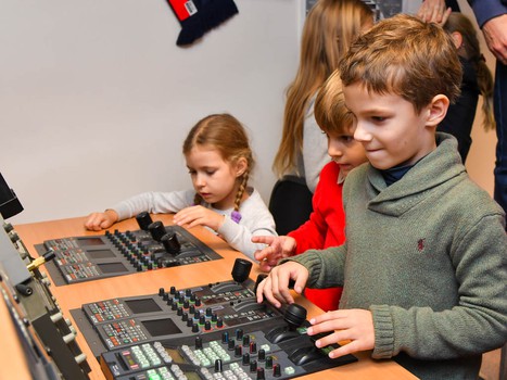 Клуб юного болельщика "Авангарда" на экскурсии в "Арене Омск"