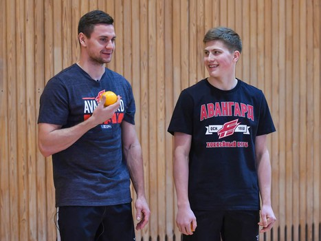 Новогодние игры "Авангарда": Фисенко vs Жукенов