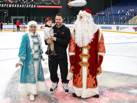 Катания «Авангарда» с семьями