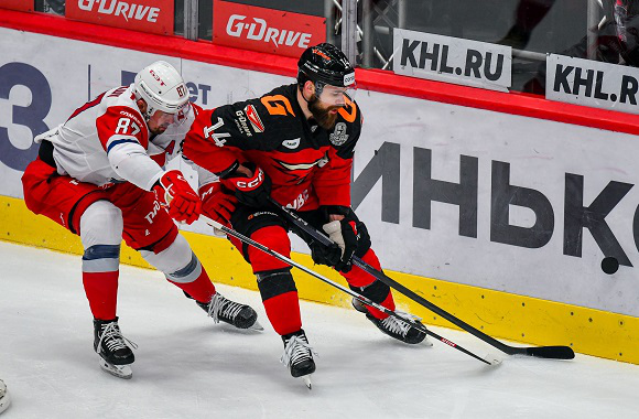 Иван Игумнов сыграл 450 матчей в КХЛ