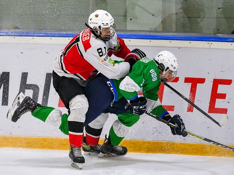 Четвёртый игровой день финала Первенства ЮХЛ в Омске