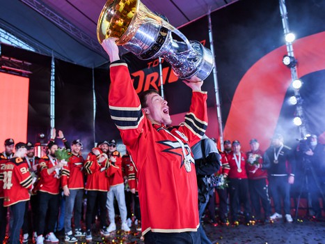 «Авангард» привёз Кубок Гагарина в Омск!