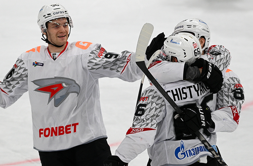 ПЕРВЫЙ ГОЛ В РОЛИ ПАПЫ | Победная раздевалка «Авангарда» после «Сибири»