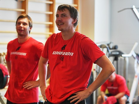 Хоккеисты "Авангарда" проходят тестирование