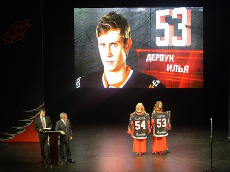 Презентация игроков и тренеров хоккейной команды "Авангард" перед сезоном КХЛ-2014/15