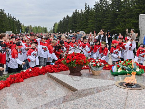 Возложение цветов в Парке Победы