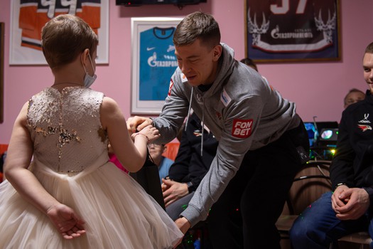 «Авангард» в гостях у болельщиков из гематологического отделения ОДКБ