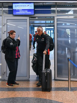 Боб Хартли прилетел в Омск