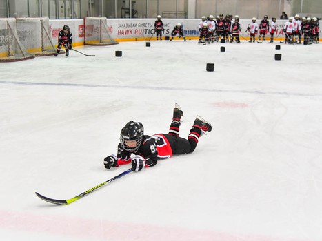 Новогодний праздник в хоккейной школе "Авангард"