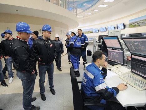 "Авангард" побывал с экскурсией на омском нефтезаводе