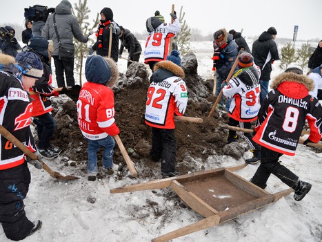 Открытие аллеи, посвященной 65-летию омского хоккея