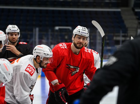 Раскатка «Авангарда» перед выездным матчем с московским «Динамо»