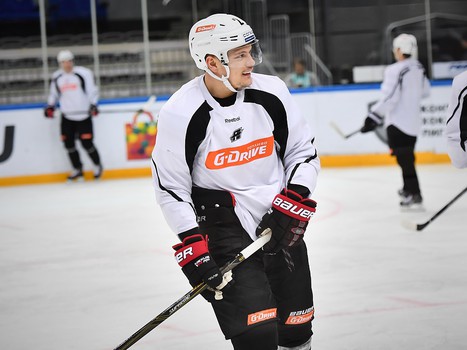 Тренировка "Авангарда" во Владивостоке перед матчем с "Адмиралом"