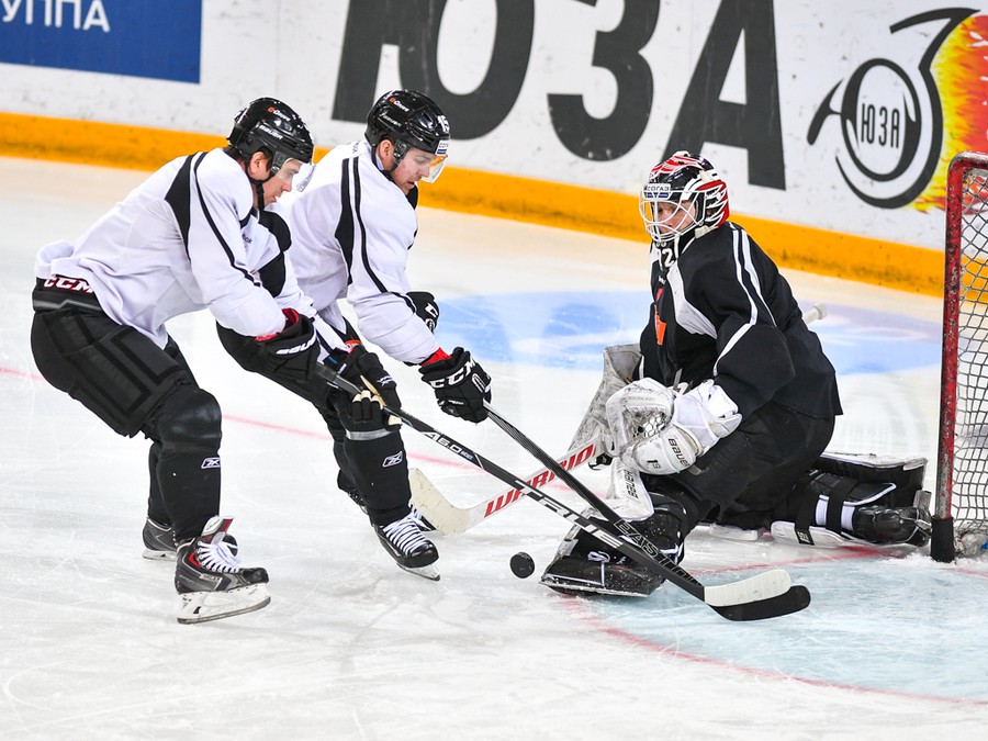 Открытая тренировка "Авангарда" для СМИ перед стартом плей-офф