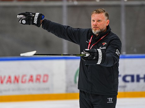 Тренировка «Авангарда» перед турниром Пучкова