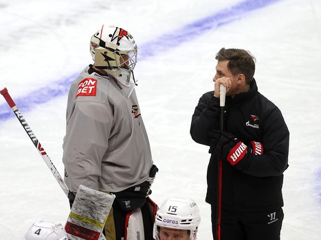 Тренировка «Авангарда» перед матчем в Уфе