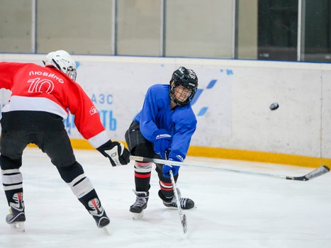 Турнир ХК "Авангард" среди дворовых детских команд в День космонавтики
