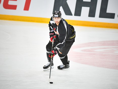 "Авангард" готовится к противостоянию с действующим чемпионом - СКА