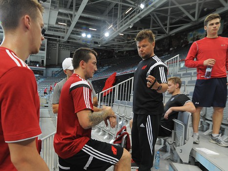 Первая тренировка "Авангарда" на льду