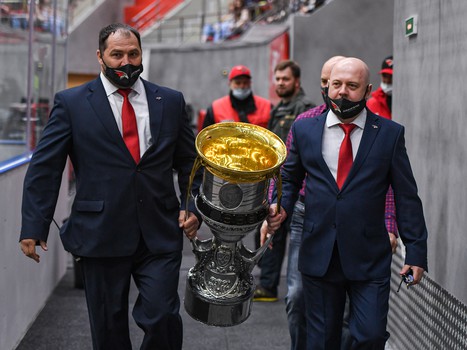 Полуфиналы и матчи за 5-8 места Первенства ЮХЛ в Омске