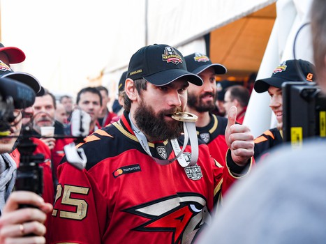 «Авангард» привёз Кубок Гагарина в Омск!