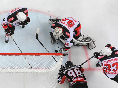 1/4 финала плей-офф МХЛ. Матч №4. "Омские Ястребы" - "Белые Медведи" 1:2