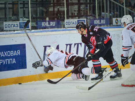 12.10.2015. "Авангард" - "Амур" 2:1Б