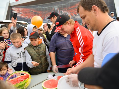 "Территория Авангарда". Часть 1. Площадь у "Арены Омск"
