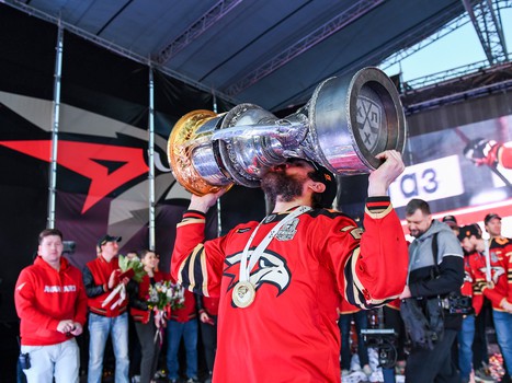 «Авангард» привёз Кубок Гагарина в Омск!