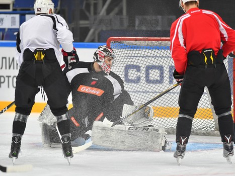 Раскатка "Авангарда" в Уфе перед пятым матчем серии