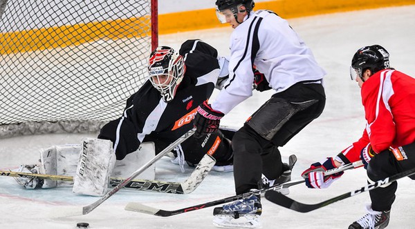 "Авангард" готовится к матчу с "Северсталью" (ФОТО)