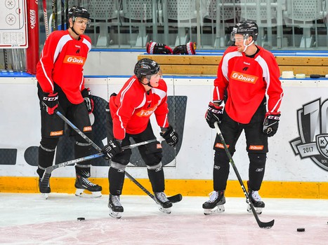 "Авангард" возобновил тренировки