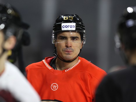 Тренировка «Авангарда» перед матчем с «Ак Барсом» в Дубае