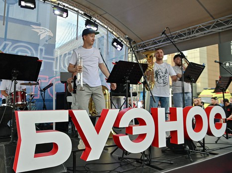 Артём Блажиевский на вечеринке Буэнос Летос