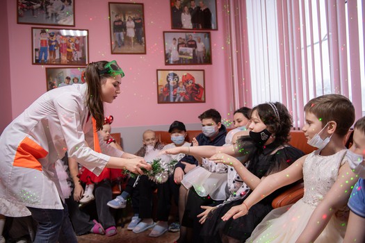 «Авангард» в гостях у болельщиков из гематологического отделения ОДКБ